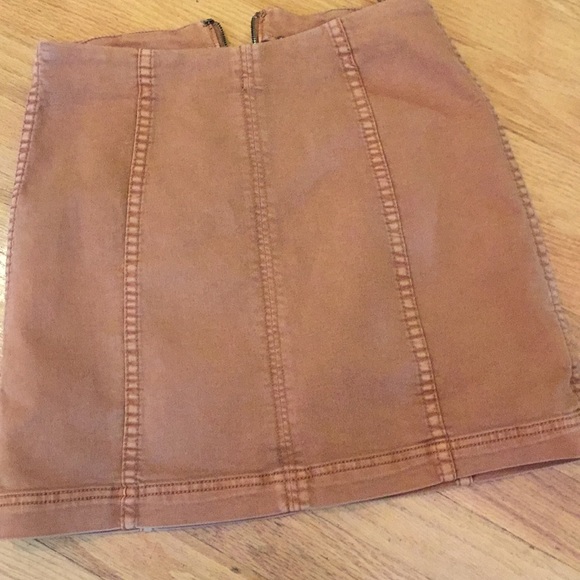 Free People Dresses & Skirts - Free People stretchy denim skirt VGUC Caramel/tan